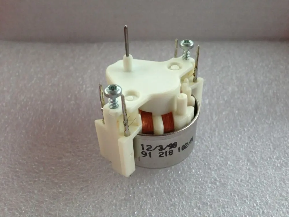 Original New 91218102 Stepper Motor For Bmw E38 E39 E53 M5 X5 Dashboard 1