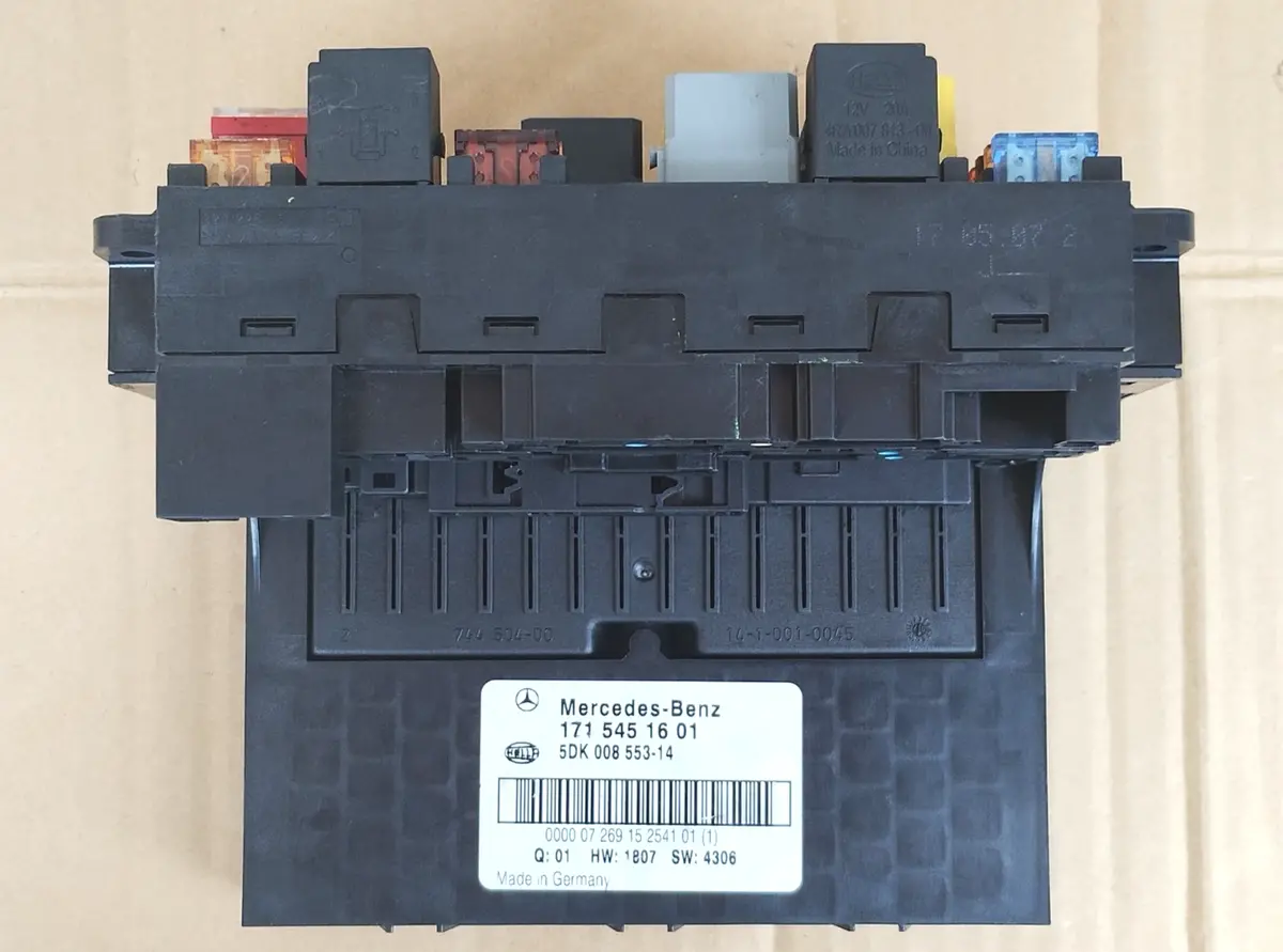 Front Sam Module Relay Fuse Box For Mercedes Slk280 Slk350 R171 2005-2011 1