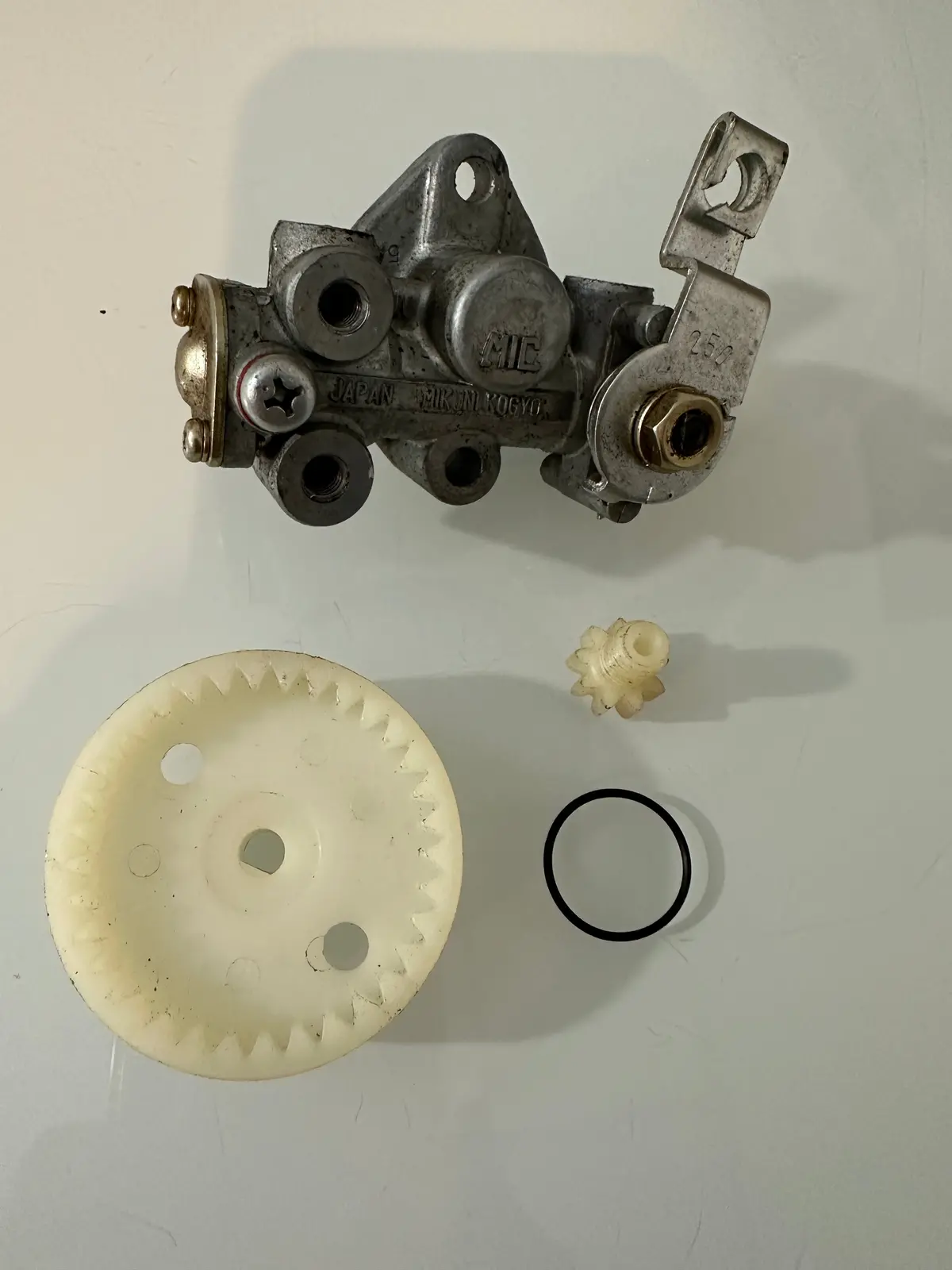 Oil Pump, Drive Gears And O'ring, 250 Cc, Gear And O'ring Only Nos, New! 1